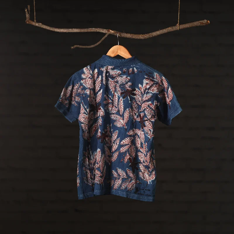 477281-207-bindaas-natural-dyed-art-block-print-polo-collar-t-shirt-in-pure-cotton