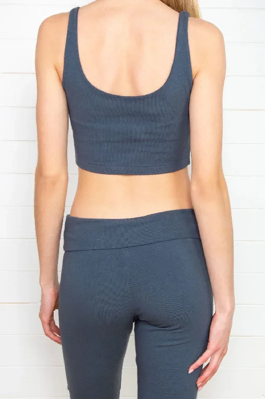 black-fitted-cropped-tank-top