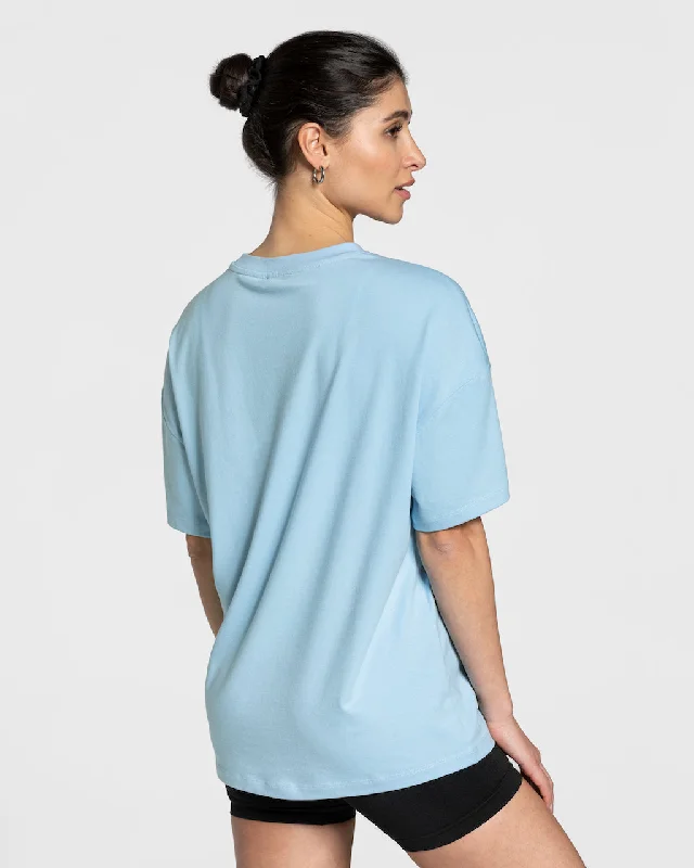 college-oversized-t-shirt-babyblau