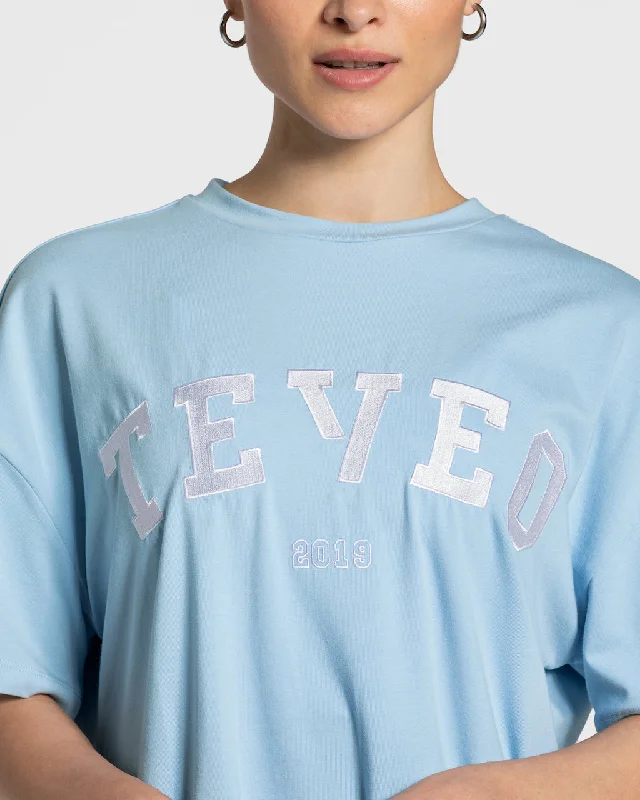 college-oversized-t-shirt-babyblau