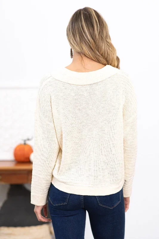 cream-textured-sweater-with-collar