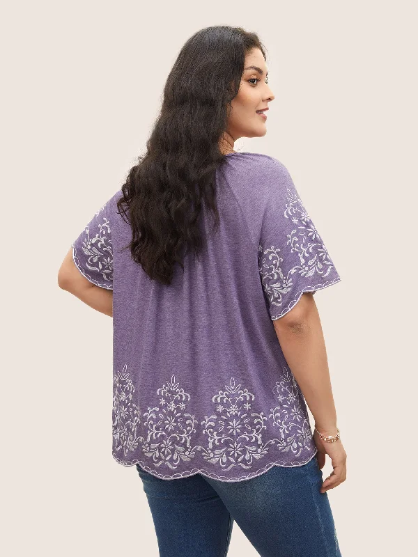 embroidered-scalloped-trim-gathered-t-shirt