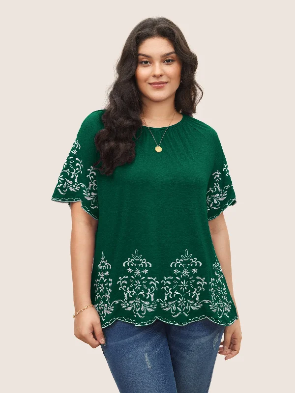 embroidered-scalloped-trim-gathered-t-shirt