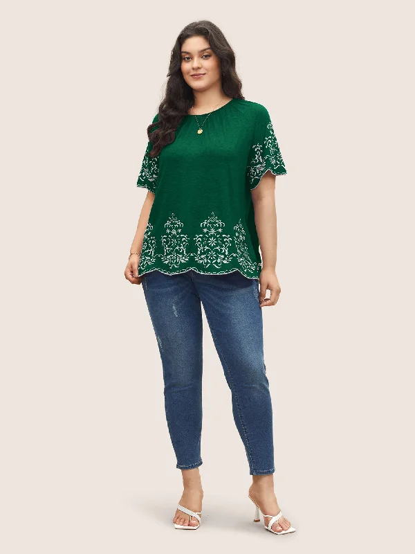 embroidered-scalloped-trim-gathered-t-shirt