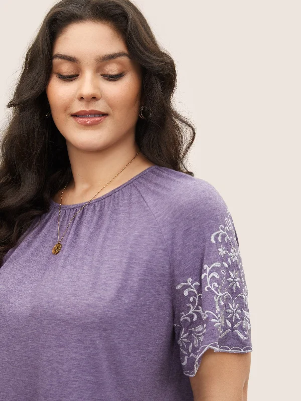 embroidered-scalloped-trim-gathered-t-shirt