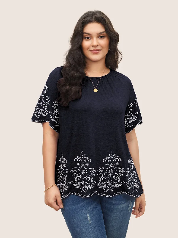 embroidered-scalloped-trim-gathered-t-shirt