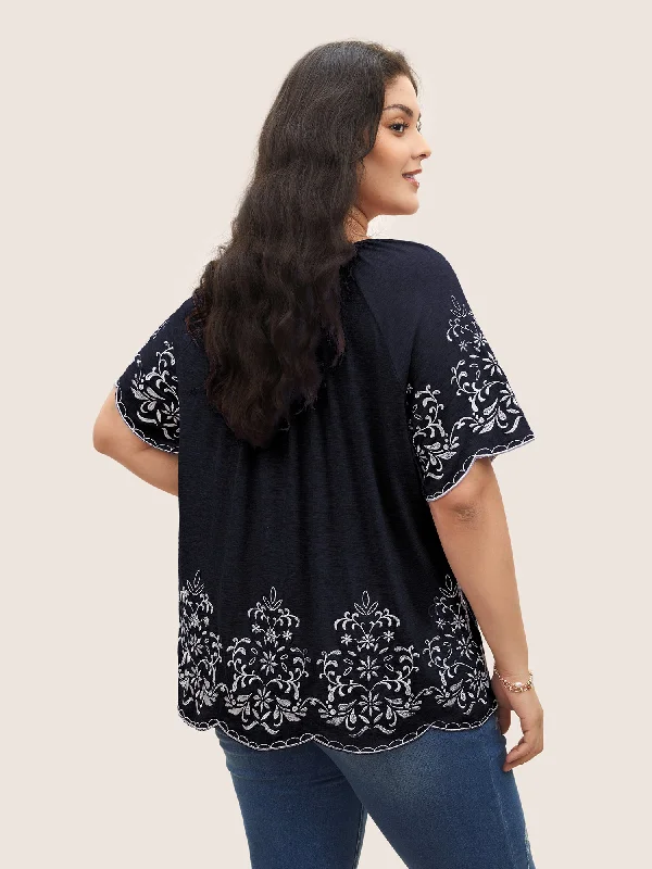 embroidered-scalloped-trim-gathered-t-shirt