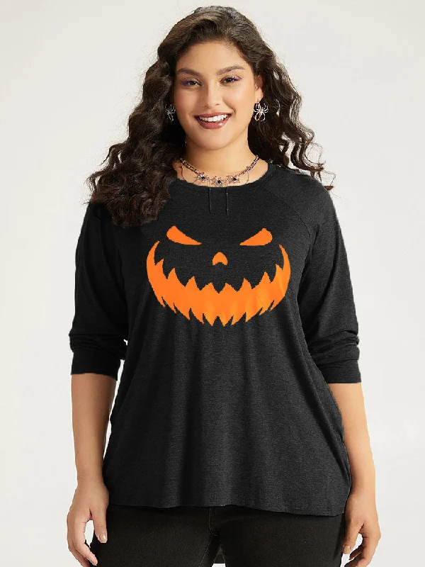 halloween-graphic-pocket-crew-neck-t-shirt