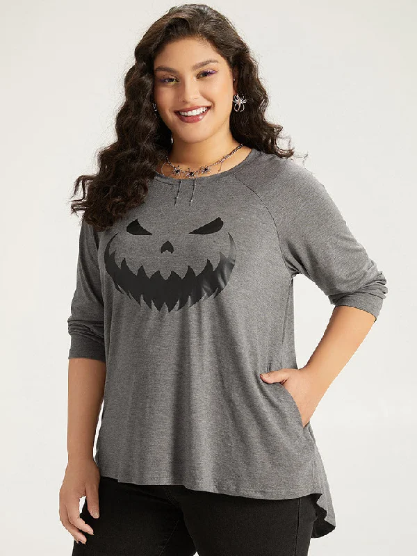 halloween-graphic-pocket-crew-neck-t-shirt