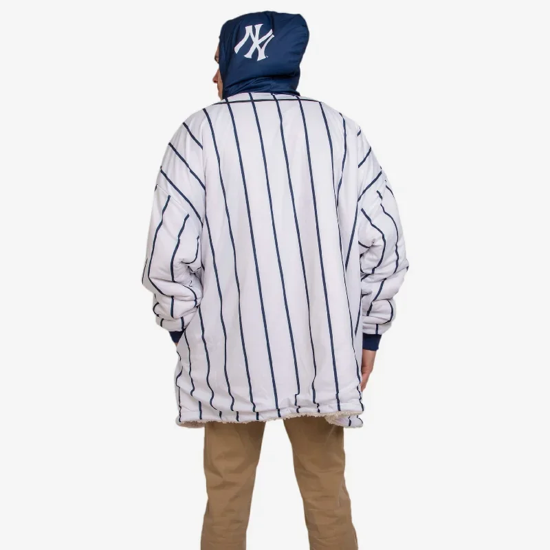 new-york-yankees-reversible-gameday-hoodeez