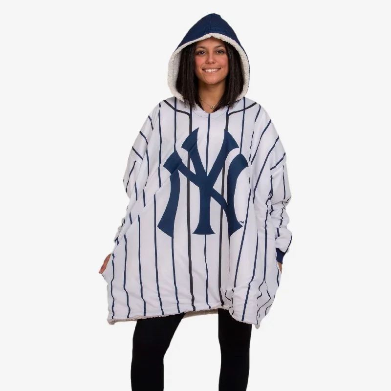 new-york-yankees-reversible-gameday-hoodeez