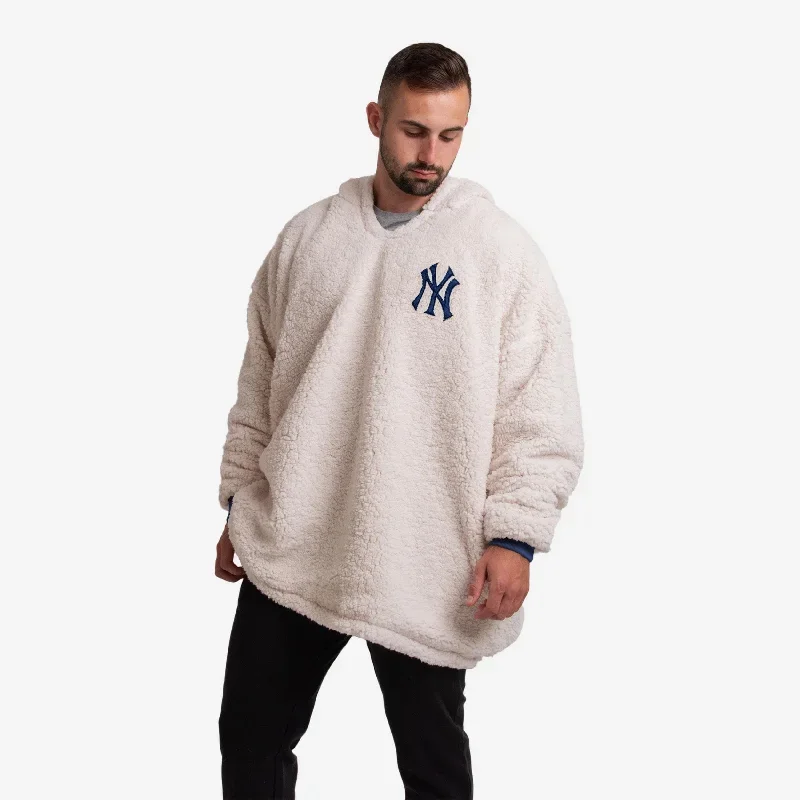 new-york-yankees-reversible-gameday-hoodeez