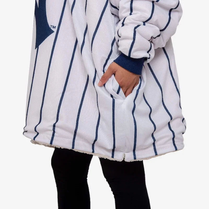 new-york-yankees-reversible-gameday-hoodeez