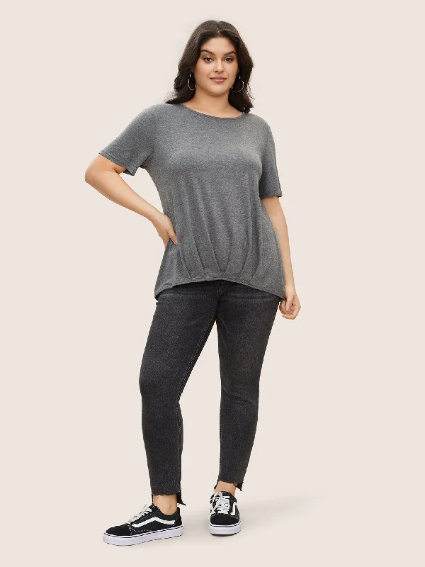 plain-round-neck-pleated-asymmetrical-hem-t-shirt