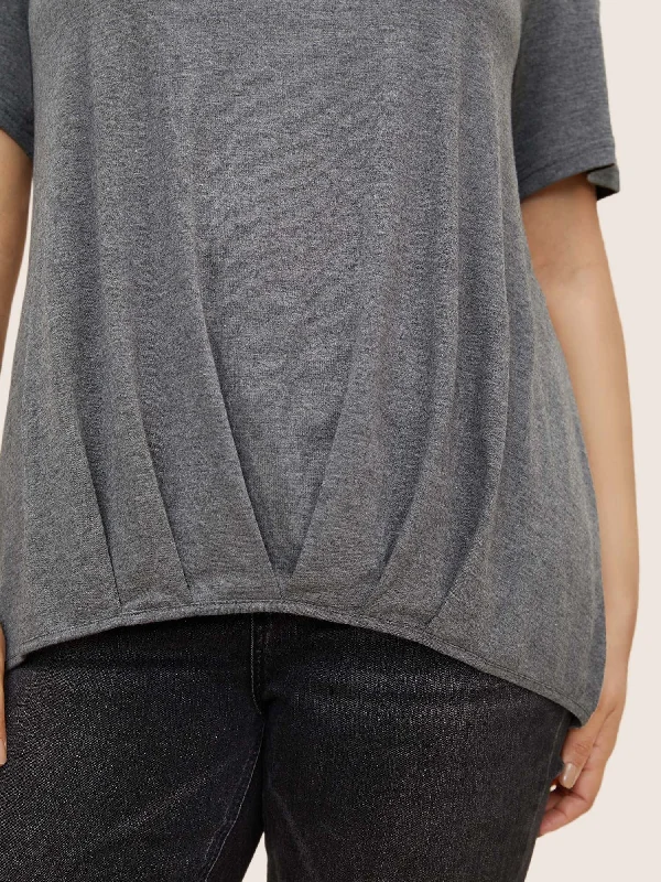 plain-round-neck-pleated-asymmetrical-hem-t-shirt