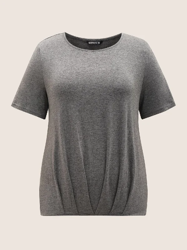 plain-round-neck-pleated-asymmetrical-hem-t-shirt