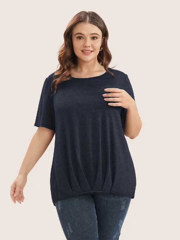 plain-round-neck-pleated-asymmetrical-hem-t-shirt