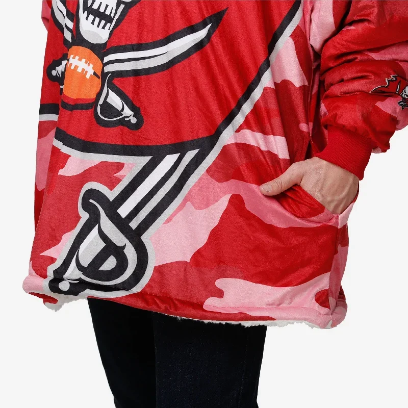 tampa-bay-buccaneers-reversible-team-color-camo-hoodeez