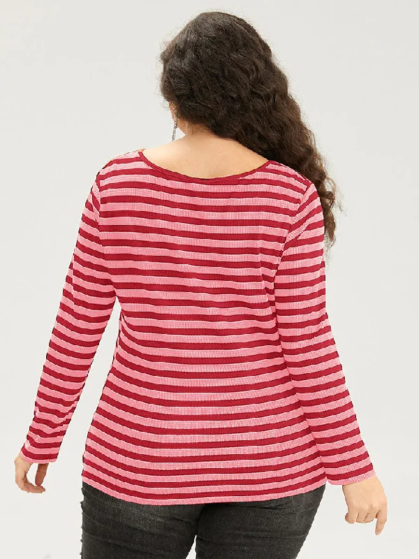 v-neck-contrast-striped-t-shirt