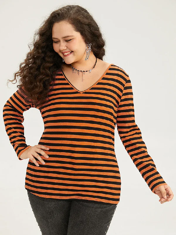 v-neck-contrast-striped-t-shirt