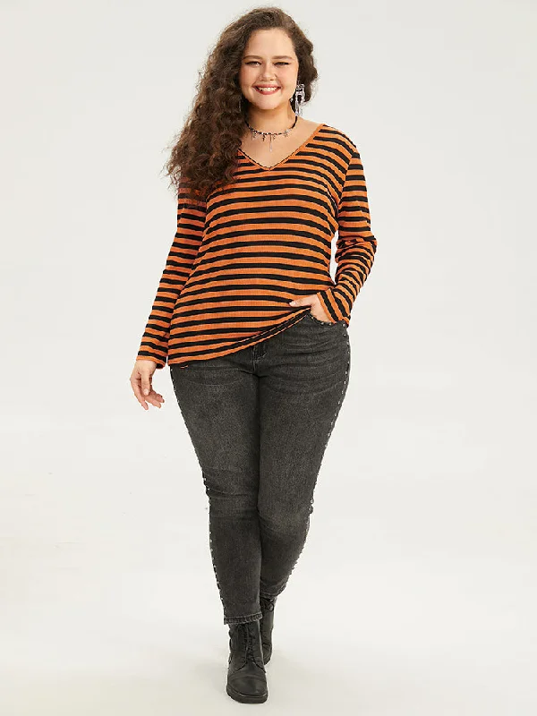 v-neck-contrast-striped-t-shirt