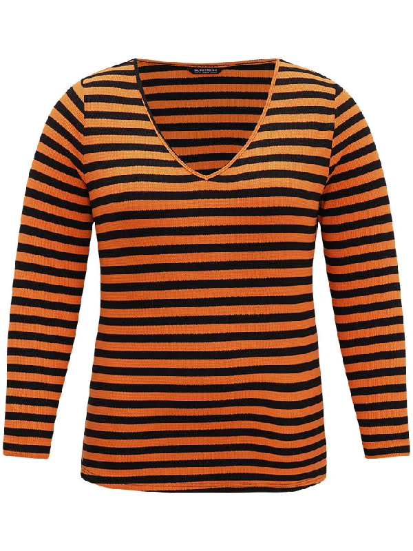 v-neck-contrast-striped-t-shirt