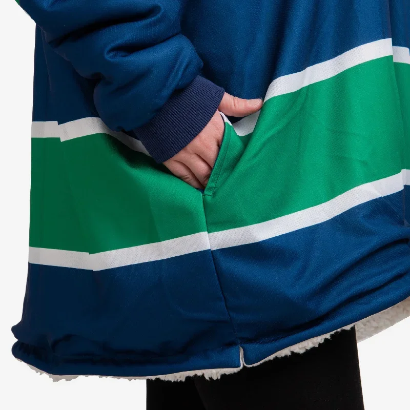 vancouver-canucks-reversible-gameday-hoodeez